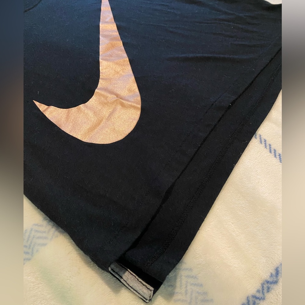 nike short sleeve tshirt - Picture 4 of 4